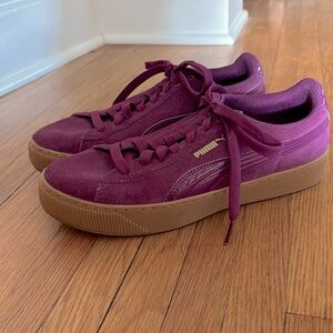 Women’s size 8.5 PUMA burgundy/rasberry suede leather sneakers